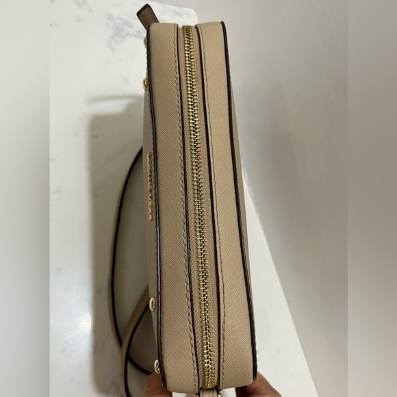 Michael Kors Tan Crossbody Bag - Picture 2 of 8